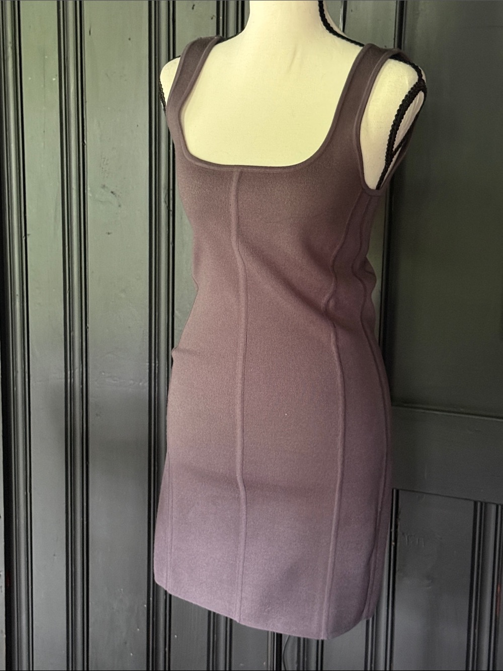 Wilfred Fitted Scoop-Neck Dress in Deep Plum